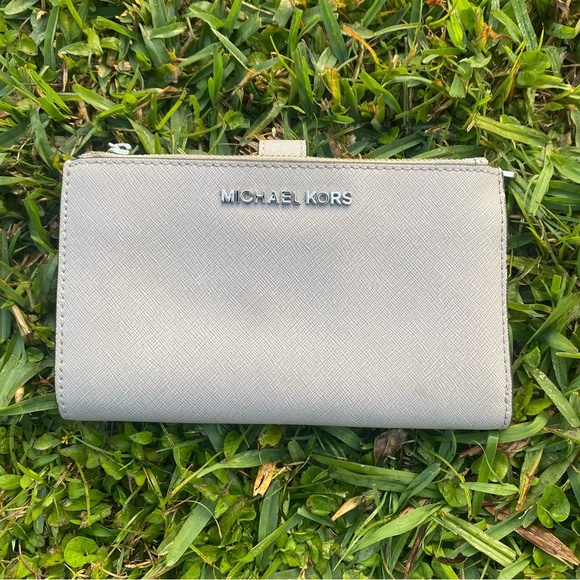 Michael Kors Signature Women's Double Zip Wallet, Aluminum  Michael Kors Gray - Picture 2 of 12